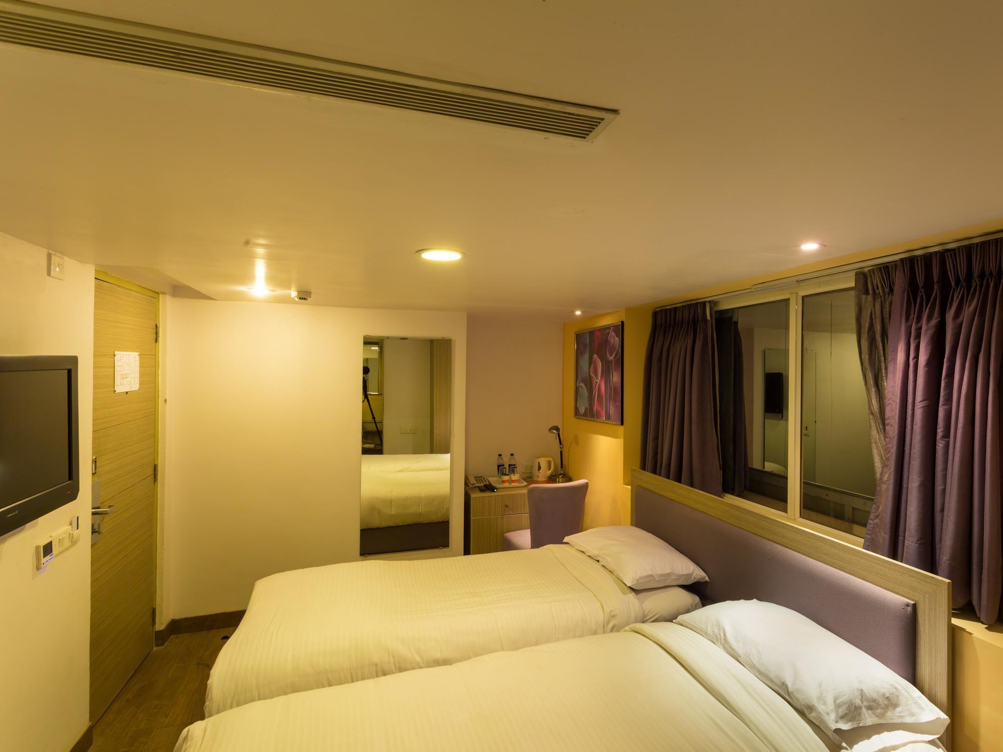 Vishakhapatnam, Dwarka Nagar Hotel Визакхапатнам Екстериор снимка