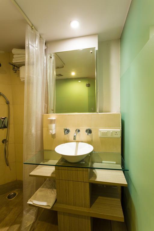 Vishakhapatnam, Dwarka Nagar Hotel Визакхапатнам Екстериор снимка