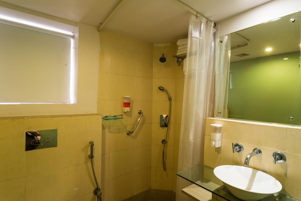Vishakhapatnam, Dwarka Nagar Hotel Визакхапатнам Екстериор снимка