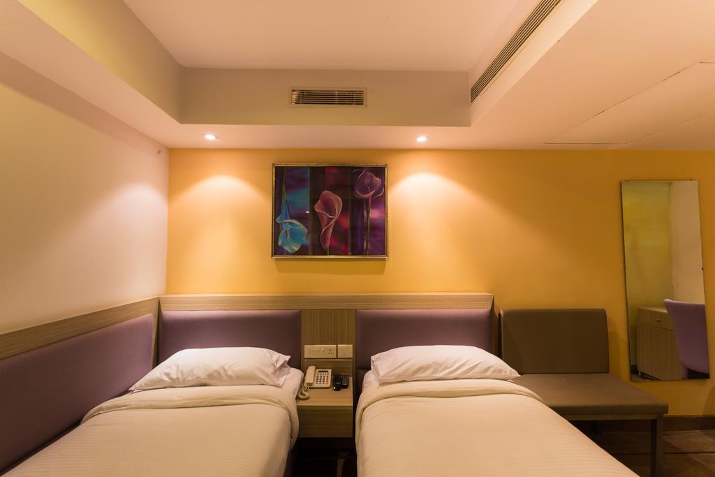 Vishakhapatnam, Dwarka Nagar Hotel Визакхапатнам Екстериор снимка
